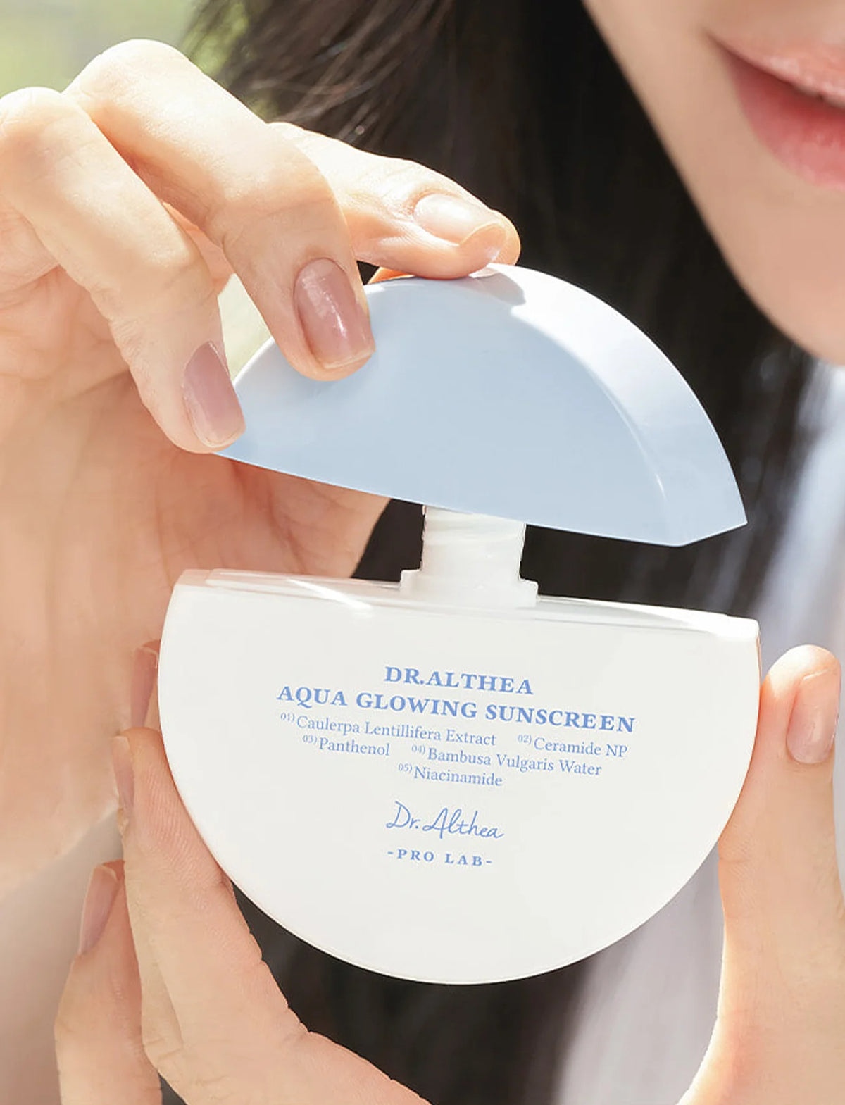 Aqua Glowing Sunscreen SPF50+ PA++++ - Ενυδατικό αντηλιακό με λάμψη και υψηλή προστασία